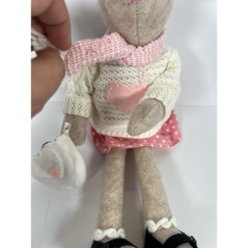 Stuffed‎ Girl Mouse Doll Dressed With A Winter And Heart Motif. She Sits At Edge - Picture 6 of 10